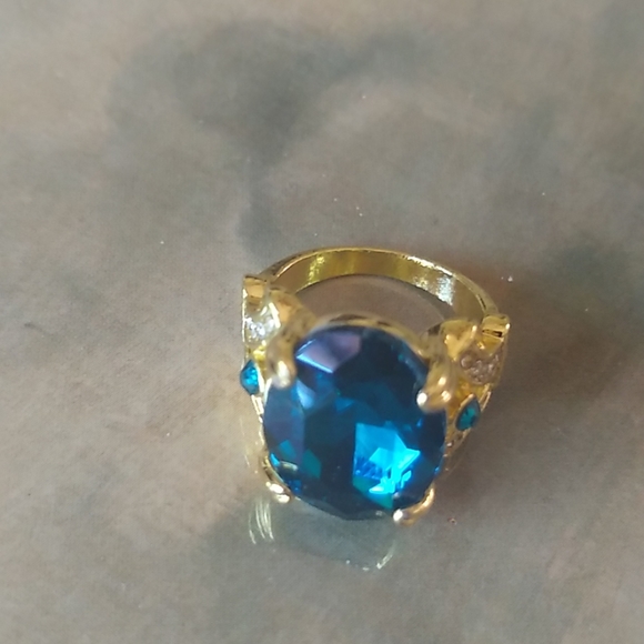 Turquoise Topaz Gold Tone Costume Cocktail Statement Ring SZ 6 - Picture 5 of 7
